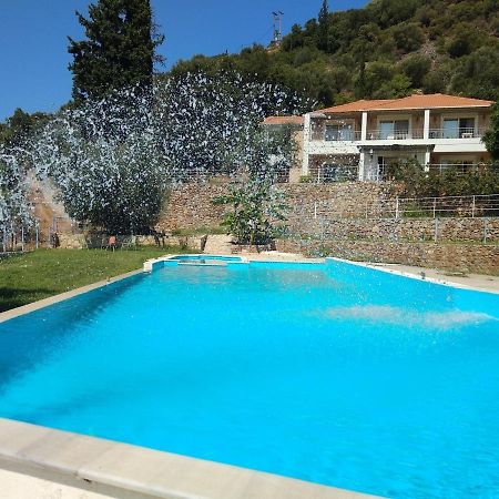 Hotel Theasis Paralia Sergoulas Exterior photo