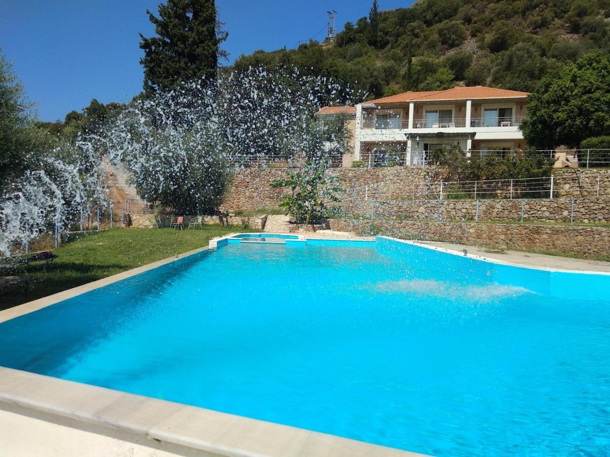 Hotel Theasis Paralia Sergoulas Exterior photo