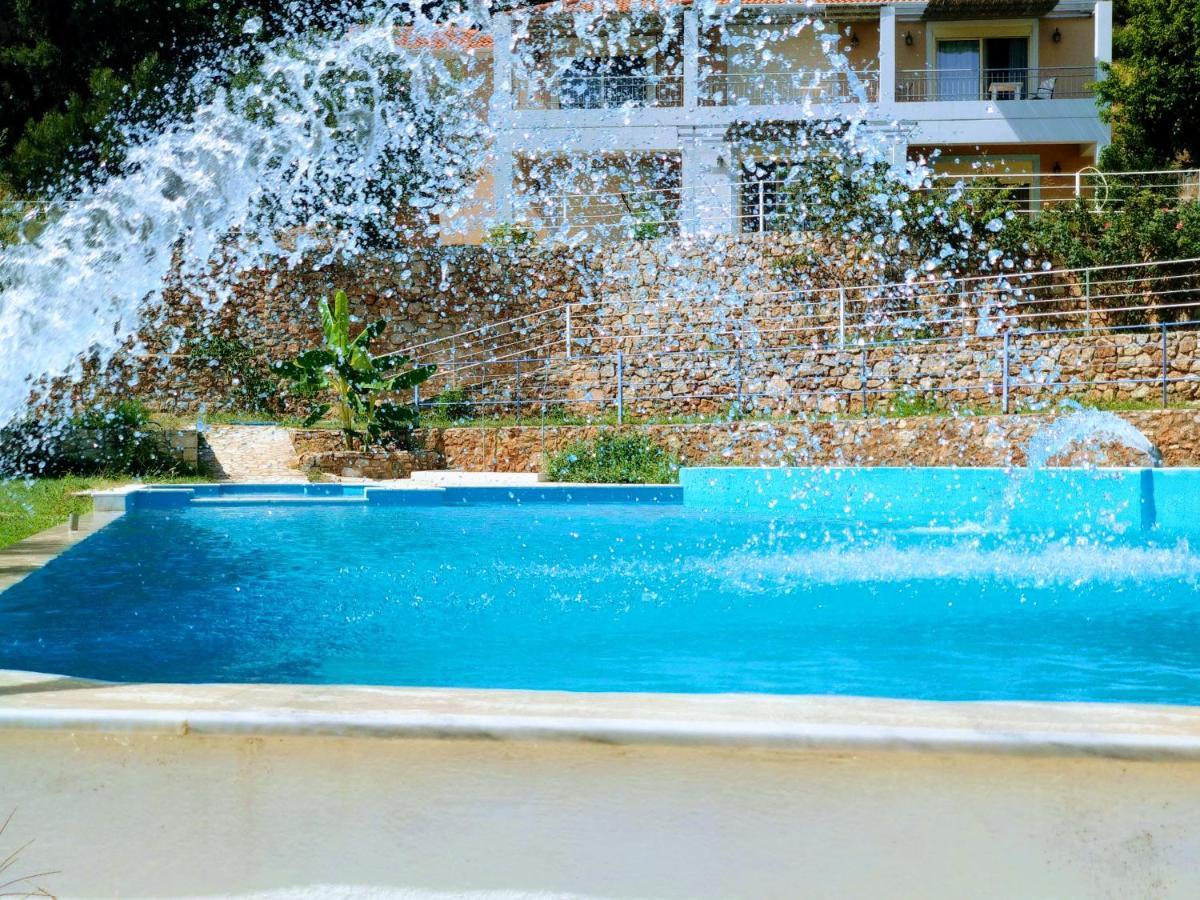 Hotel Theasis Paralia Sergoulas Exterior photo