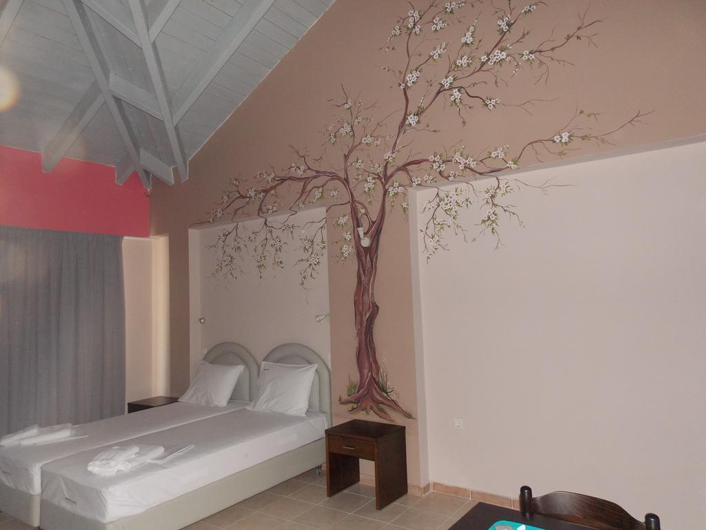 Hotel Theasis Paralia Sergoulas Room photo